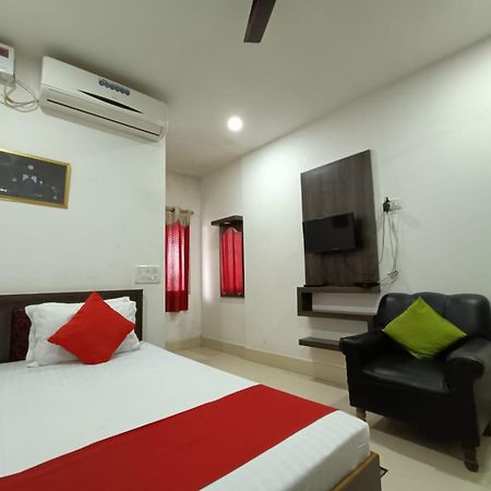 Hotel Executive Inn Hailakandi Esterno foto