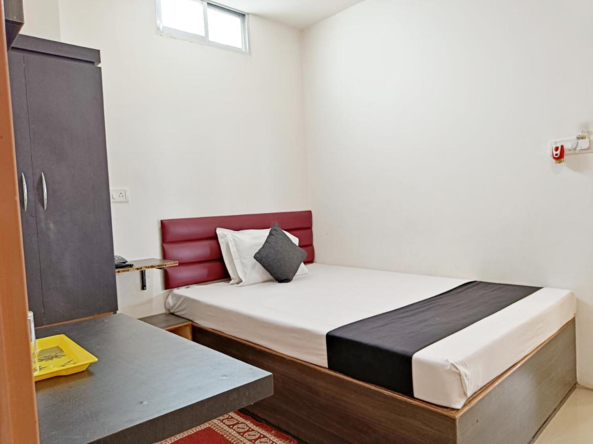 Hotel Executive Inn Hailakandi Esterno foto