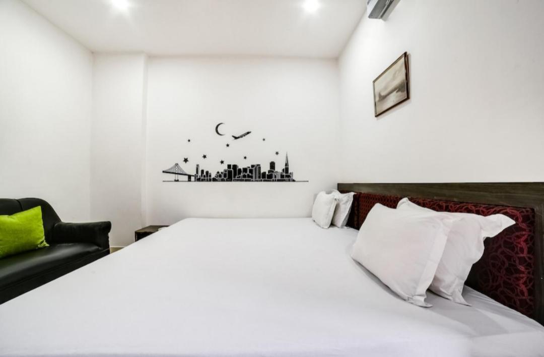 Hotel Executive Inn Hailakandi Esterno foto
