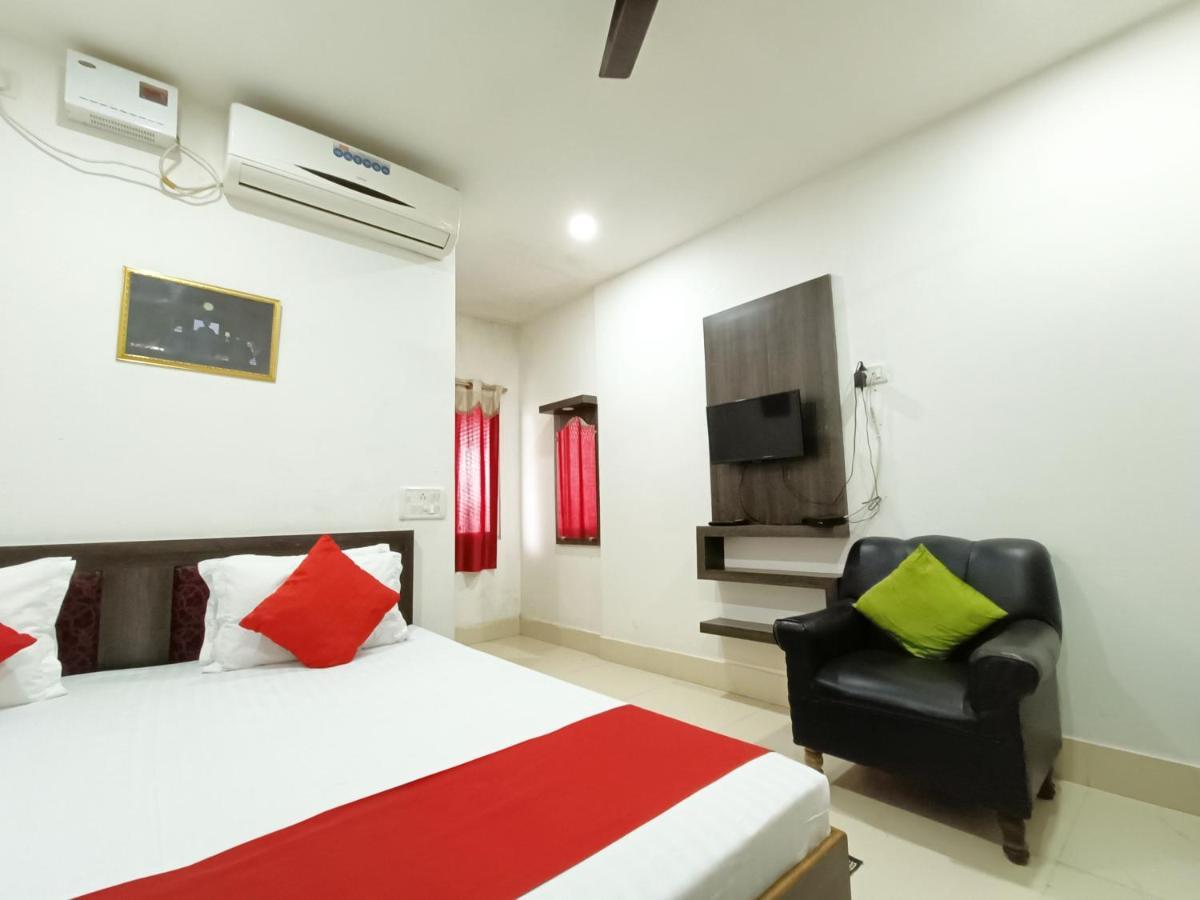 Hotel Executive Inn Hailakandi Esterno foto