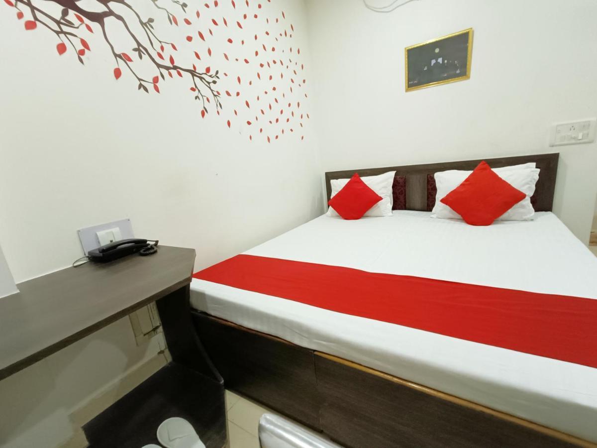Hotel Executive Inn Hailakandi Esterno foto
