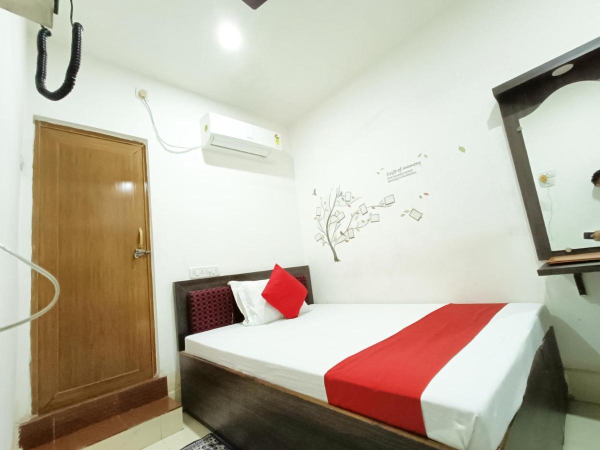 Hotel Executive Inn Hailakandi Esterno foto