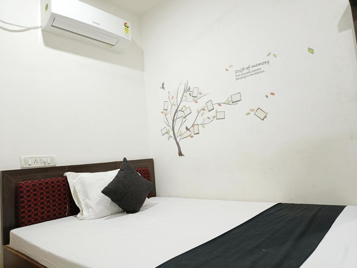 Hotel Executive Inn Hailakandi Esterno foto