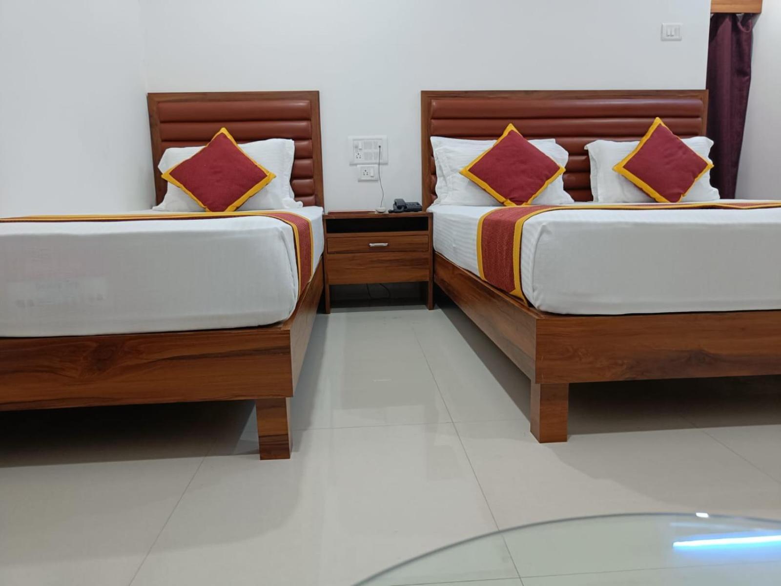 Hotel Executive Inn Hailakandi Esterno foto
