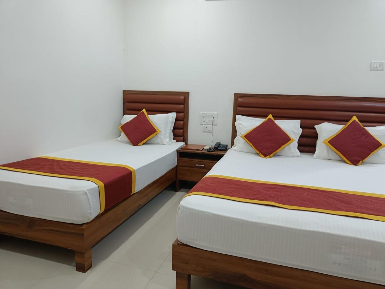 Hotel Executive Inn Hailakandi Esterno foto