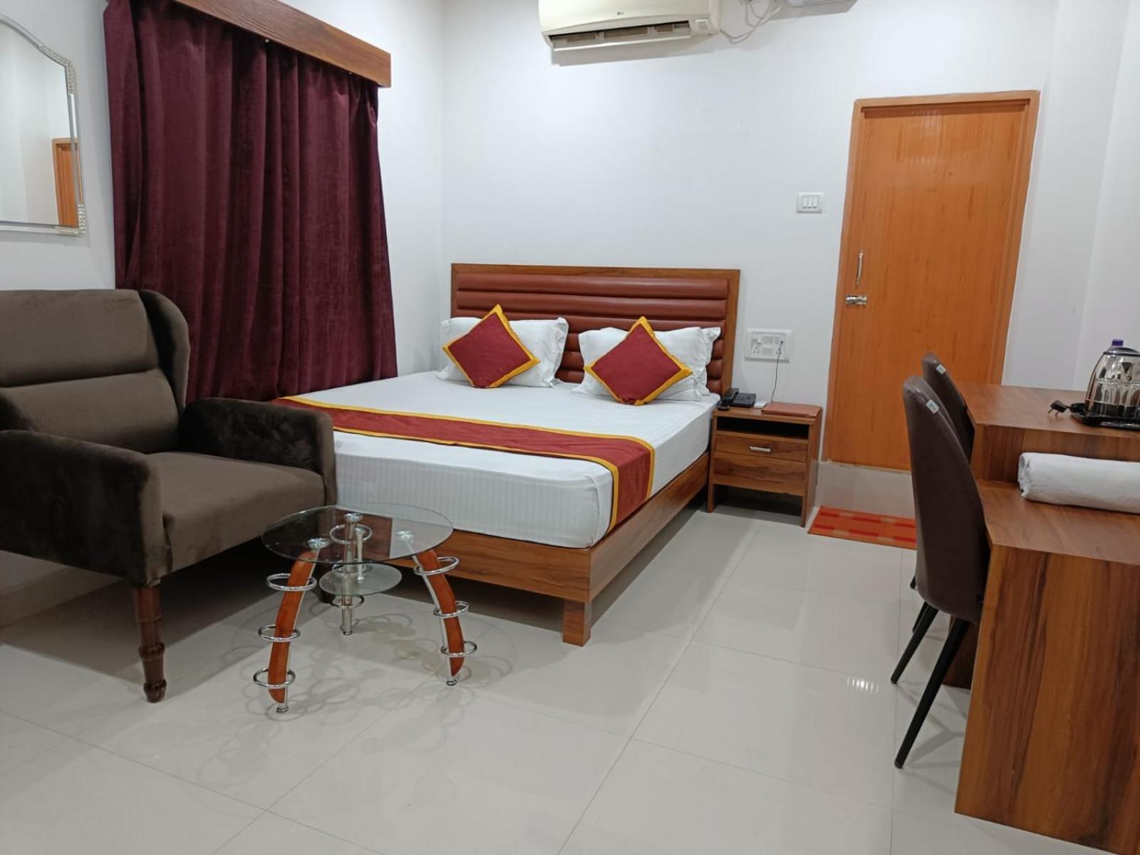 Hotel Executive Inn Hailakandi Esterno foto
