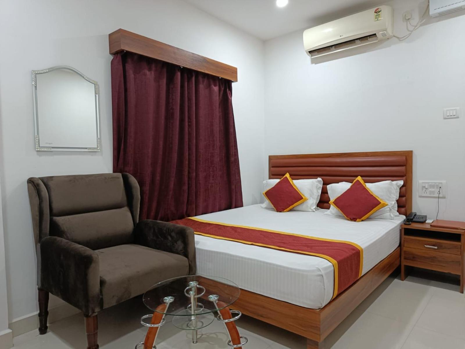 Hotel Executive Inn Hailakandi Esterno foto
