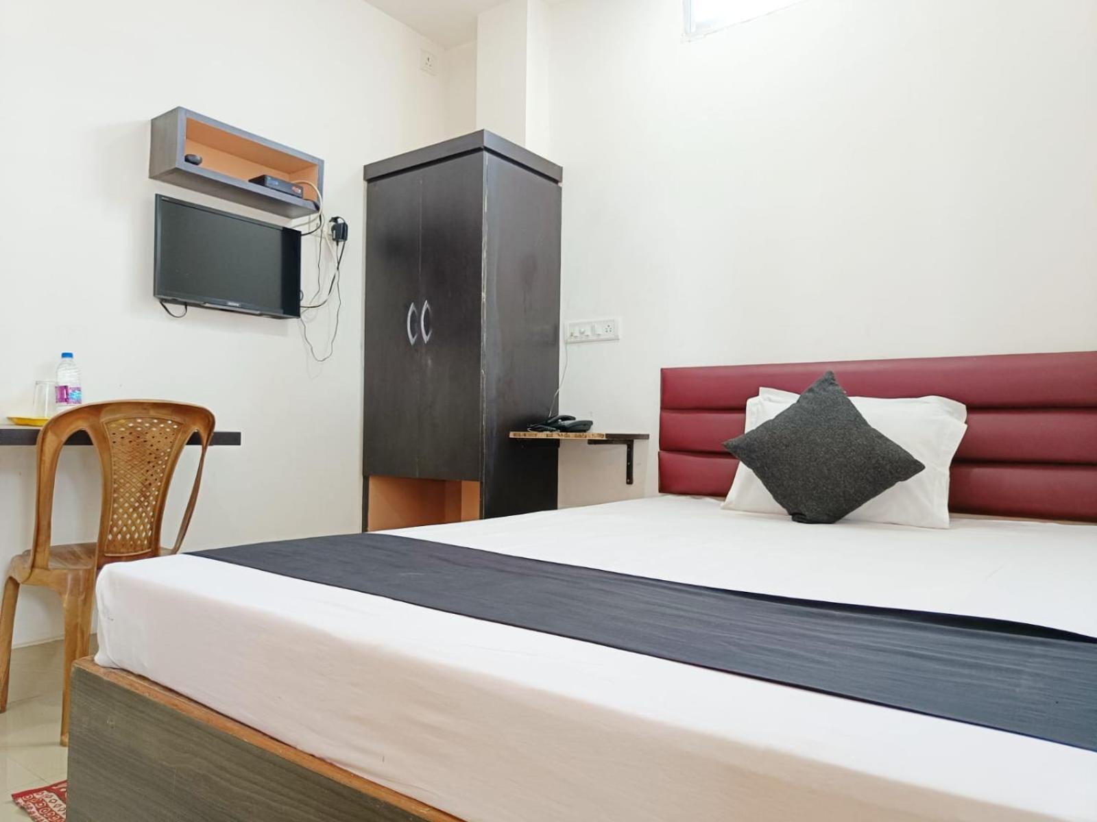Hotel Executive Inn Hailakandi Esterno foto