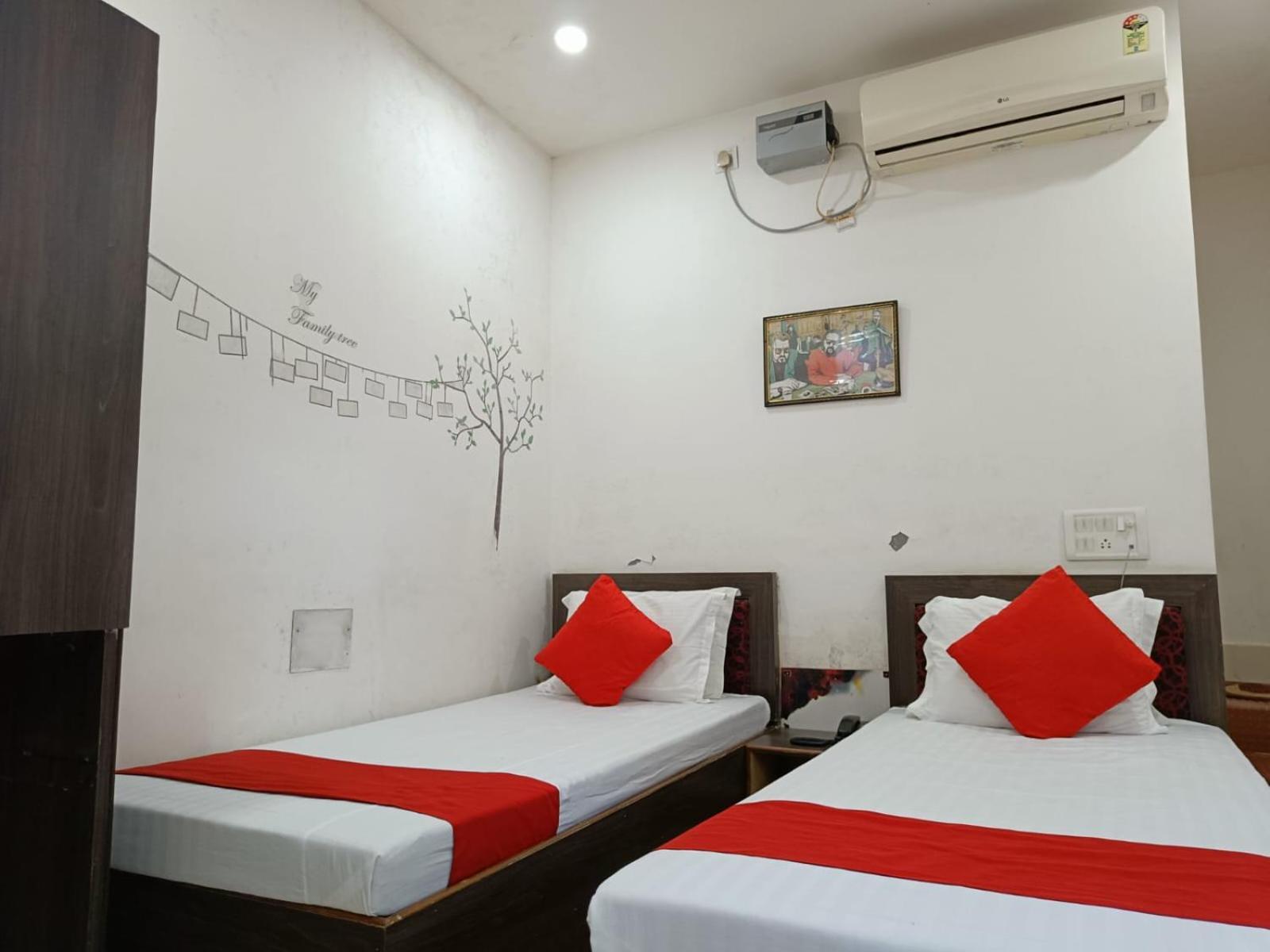 Hotel Executive Inn Hailakandi Esterno foto